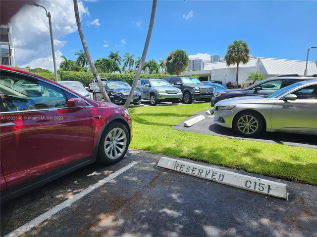 3401 N Country Club Dr # 117, Aventura FL 33180