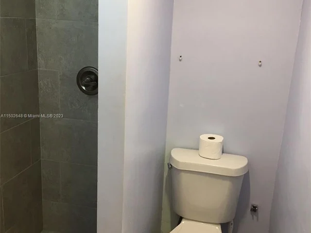 3401 N Country Club Dr # 117, Aventura FL 33180