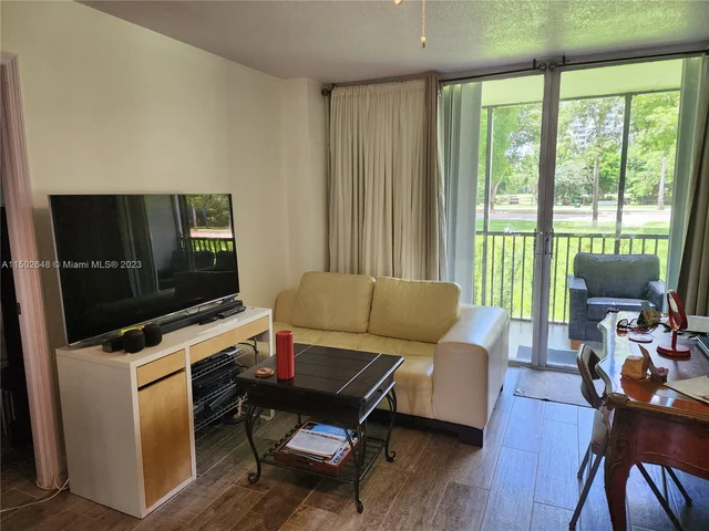 3401 N Country Club Dr # 117, Aventura FL 33180