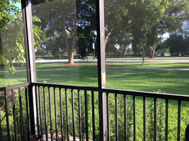 3401 N Country Club Dr # 117, Aventura FL 33180