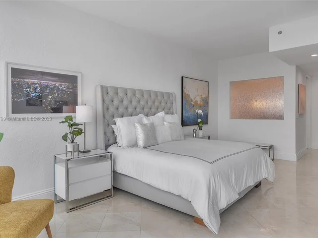 100 S Pointe Dr # 702, Miami Beach FL 33139