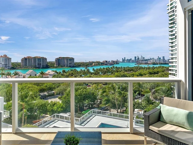 100 S Pointe Dr # 702, Miami Beach FL 33139