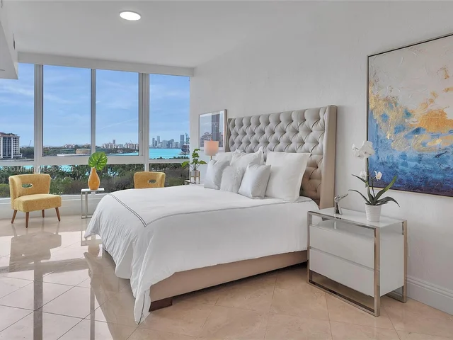 100 S Pointe Dr # 702, Miami Beach FL 33139