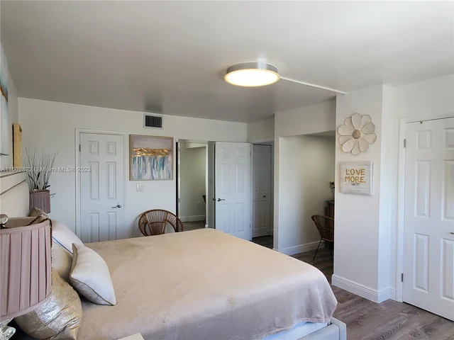 2101 S Ocean Dr # 2407, Hollywood FL 33019