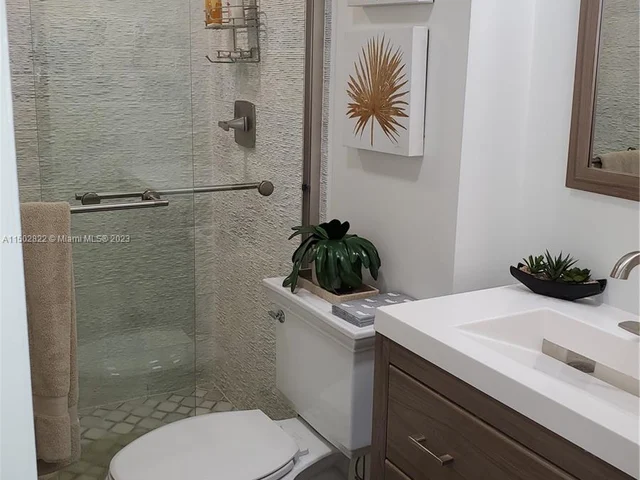 2101 S Ocean Dr # 2407, Hollywood FL 33019