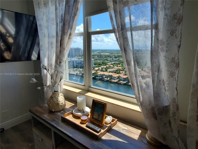 2101 S Ocean Dr # 2407, Hollywood FL 33019