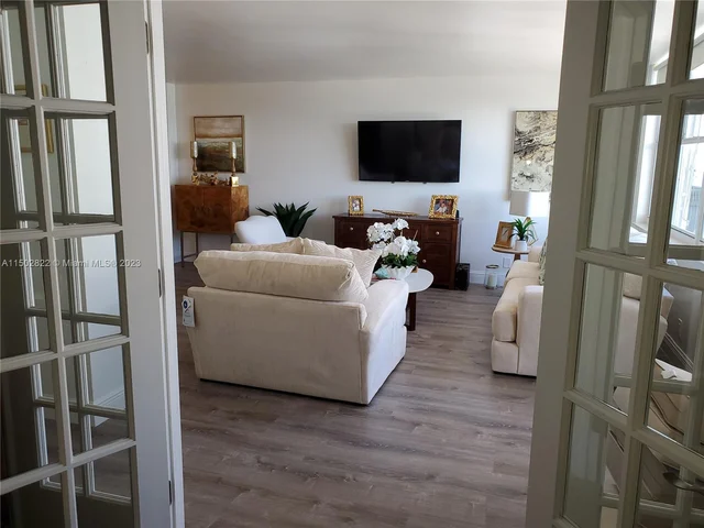 2101 S Ocean Dr # 2407, Hollywood FL 33019