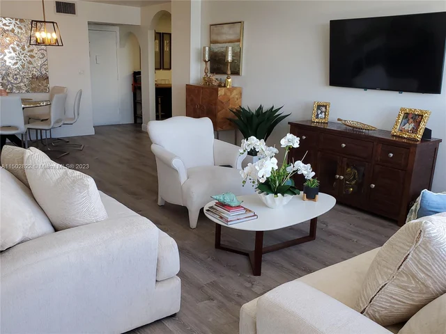 2101 S Ocean Dr # 2407, Hollywood FL 33019