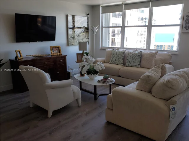 2101 S Ocean Dr # 2407, Hollywood FL 33019