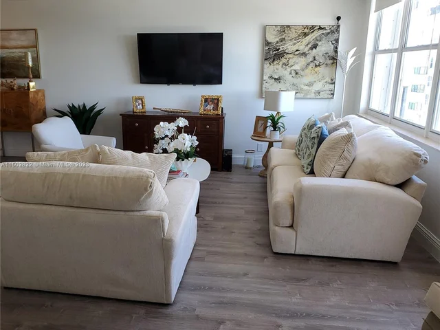 2101 S Ocean Dr # 2407, Hollywood FL 33019