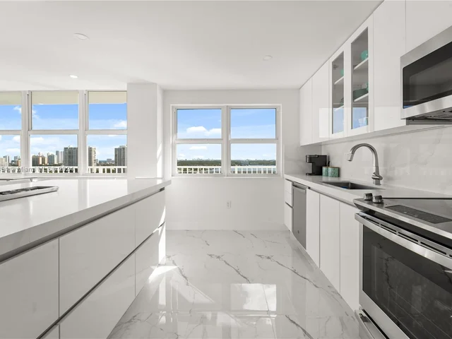 2801 NE 183rd St # 2116W, Aventura FL 33160