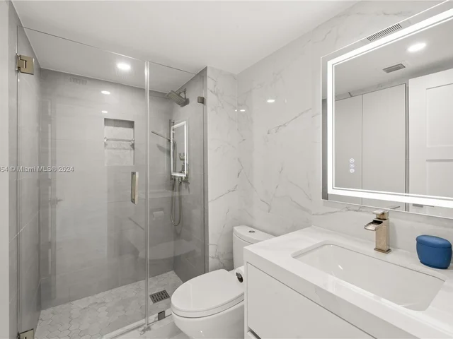 2801 NE 183rd St # 2116W, Aventura FL 33160