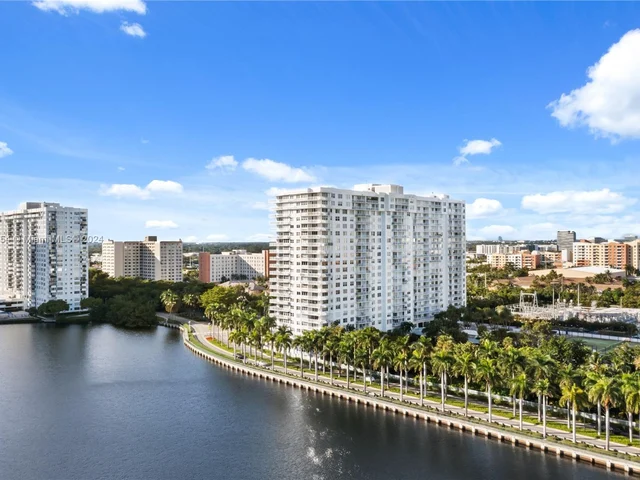 2801 NE 183rd St # 2116W, Aventura FL 33160