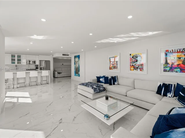 2801 NE 183rd St # 2116W, Aventura FL 33160