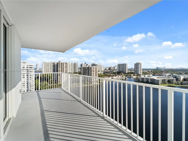 2801 NE 183rd St # 2116W, Aventura FL 33160