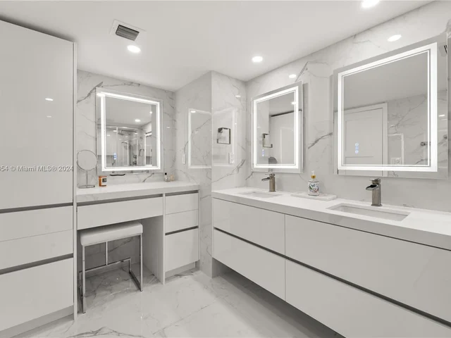 2801 NE 183rd St # 2116W, Aventura FL 33160