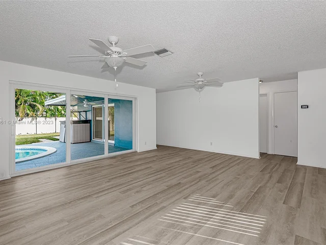 28 SW 9th Ave, Boca Raton FL 33486