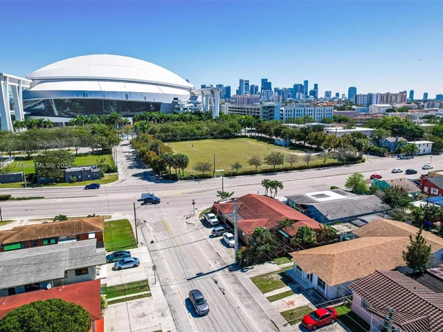 1720 NW 5th St # 1720, Miami FL 33125