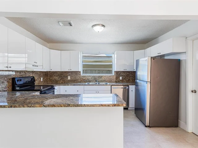 1720 NW 5th St # 1720, Miami FL 33125