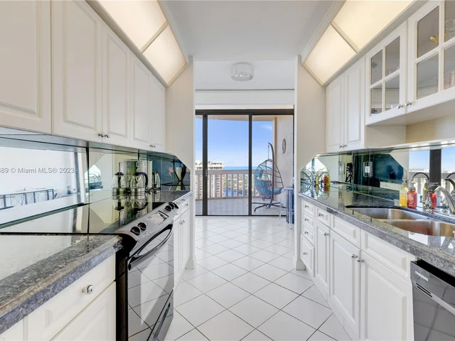 19355 E Turnberry Way, Aventura FL 33180