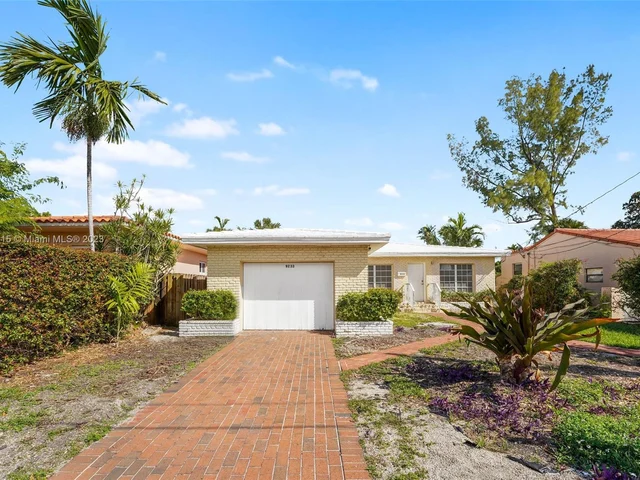 9233 Carlyle Ave, Surfside FL 33154