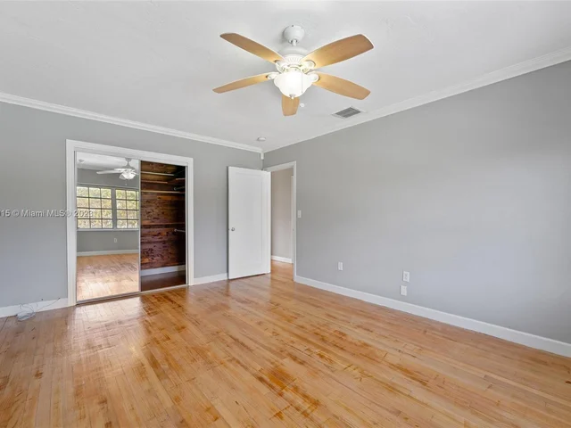 9233 Carlyle Ave, Surfside FL 33154