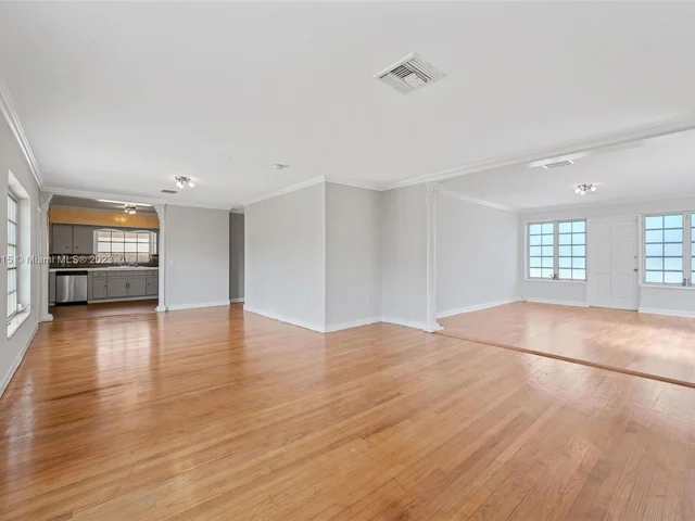 9233 Carlyle Ave, Surfside FL 33154