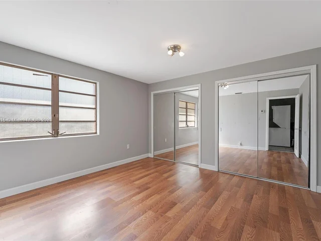 9233 Carlyle Ave, Surfside FL 33154