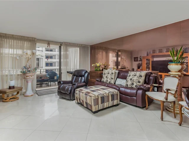 13951 Kendale Lakes Cir # 707A, Miami FL 33183