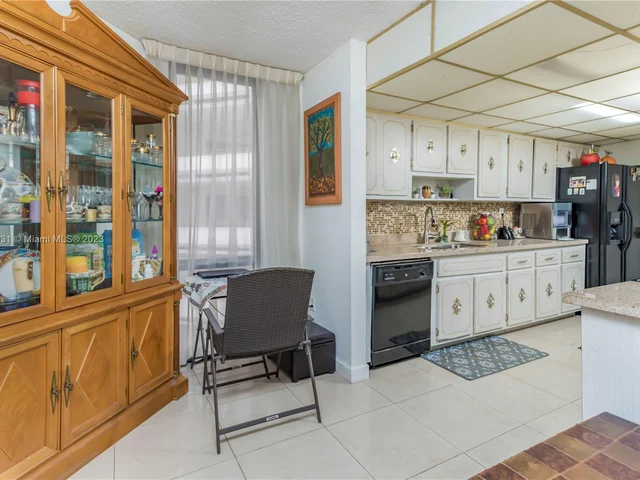 13951 Kendale Lakes Cir # 707A, Miami FL 33183