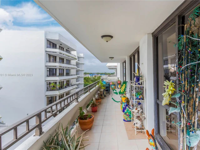 13951 Kendale Lakes Cir # 707A, Miami FL 33183