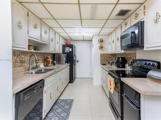 13951 Kendale Lakes Cir # 707A, Miami FL 33183