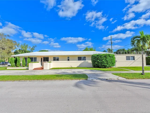 213 N 15th Ave, Hollywood FL 33020