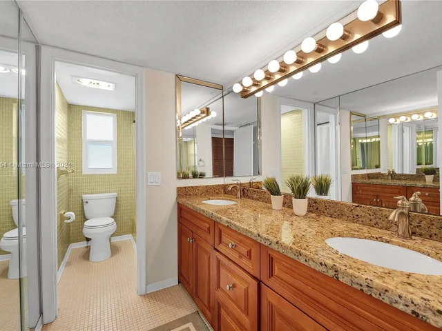 213 N 15th Ave, Hollywood FL 33020