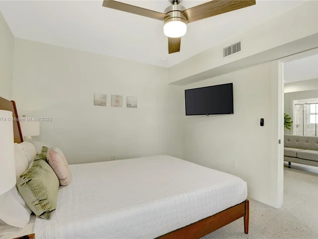 351 NE 7th Ave # 1, Delray Beach FL 33483