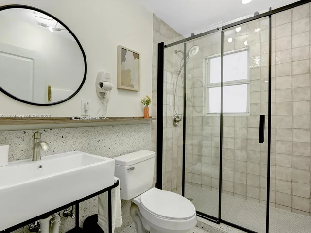 351 NE 7th Ave # 1, Delray Beach FL 33483