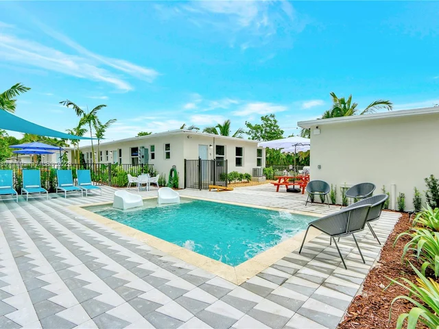 351 NE 7th Ave # 4, Delray Beach FL 33483