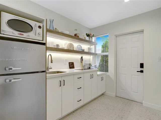 351 NE 7th Ave # 4, Delray Beach FL 33483