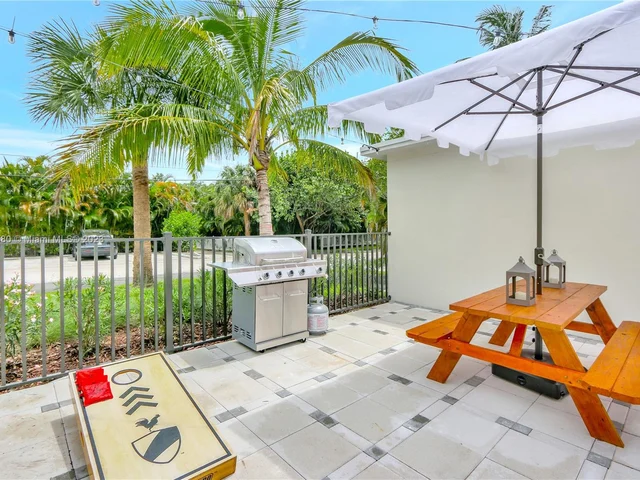 351 NE 7th Ave # 4, Delray Beach FL 33483