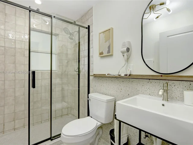 351 NE 7th Ave # 4, Delray Beach FL 33483