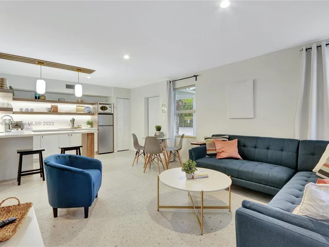 351 NE 7th Ave # 5, Delray Beach FL 33483