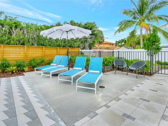 351 NE 7th Ave # 5, Delray Beach FL 33483