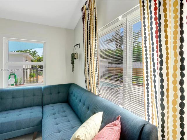 351 NE 7th Ave # 6, Delray Beach FL 33483