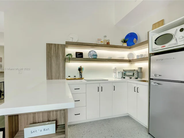 351 NE 7th Ave # 6, Delray Beach FL 33483