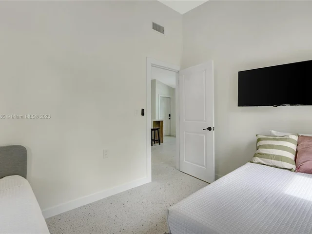 351 NE 7th Ave # 6, Delray Beach FL 33483