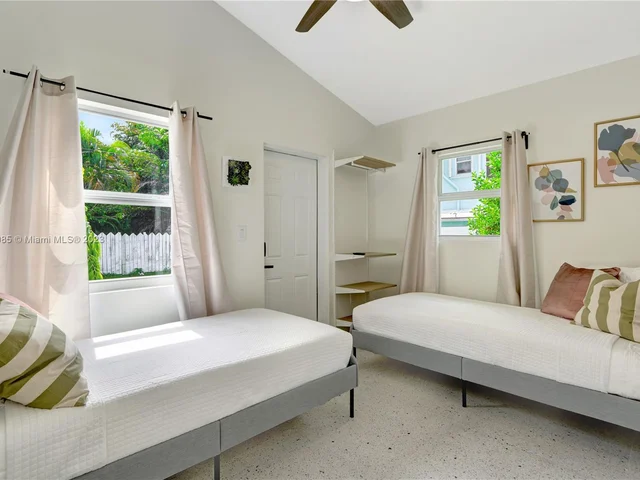 351 NE 7th Ave # 6, Delray Beach FL 33483