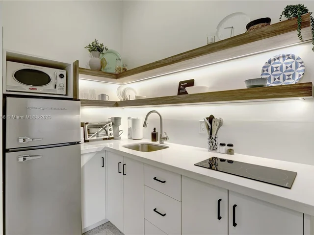 351 NE 7th Ave # 7, Delray Beach FL 33483