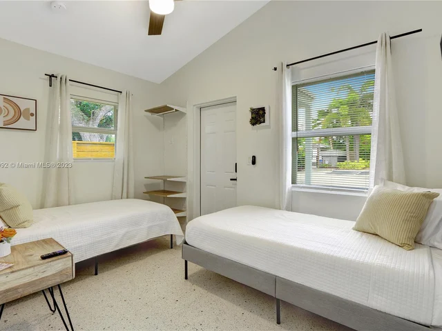 351 NE 7th Ave # 9, Delray Beach FL 33483