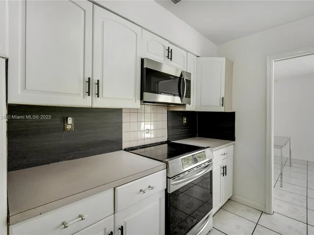 17191 SW 86th Ave, Palmetto Bay FL 33157