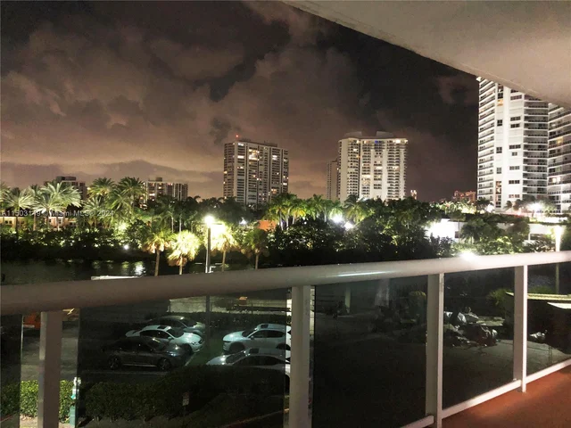 20505 E COUNTRY CLUB DR. # 339, Aventura FL 33180